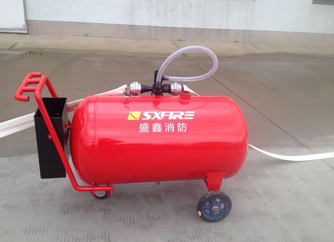 移动泡沫车：提升消防效率的重要装备